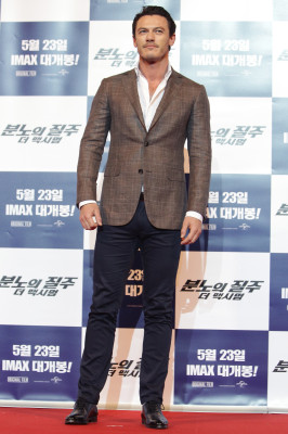 Luke Evans pic #705205
