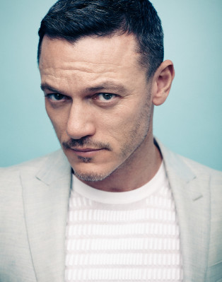 photo 20 in Luke Evans gallery [id876037] 2016-09-10 00:00:00