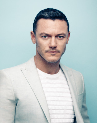 Luke Evans pic #876040