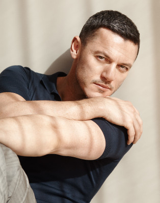 Luke Evans pic #876015
