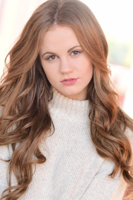 Mackenzie Lintz pic #1027760