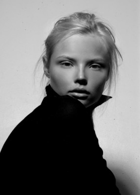 photo 6 in Magdalena Frackowiak gallery [id89238] 2008-05-20 00:00:00