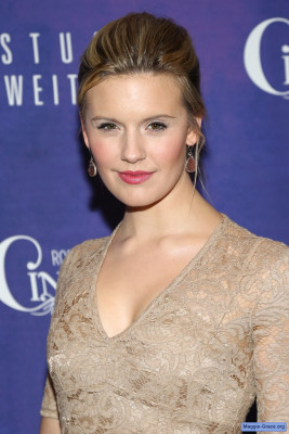 photo 7 in Maggie Grace gallery [id689522] 2014-04-13 00:00:00