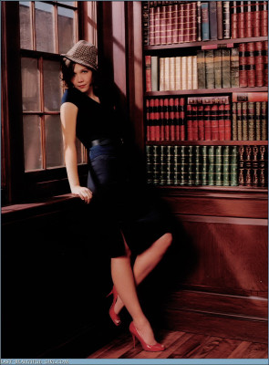 Maggie Gyllenhaal pic #49356