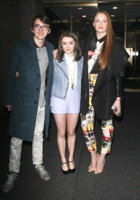 Maisie Williams pic #709400