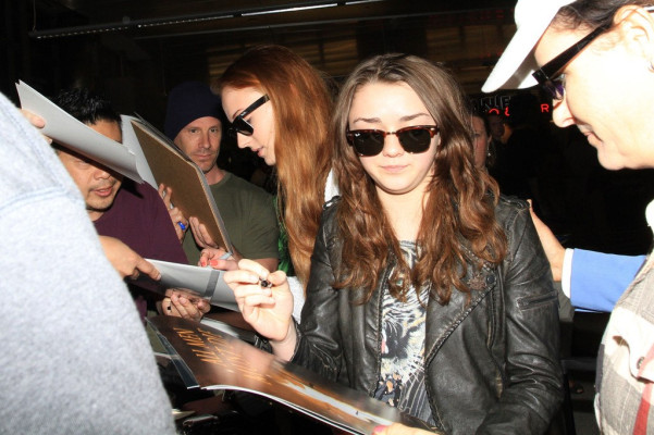 Maisie Williams pic #711126