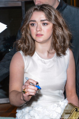 photo 14 in Maisie Williams gallery [id709804] 2014-06-18 00:00:00
