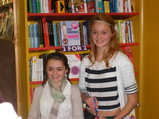 Maisie Williams pic #711112