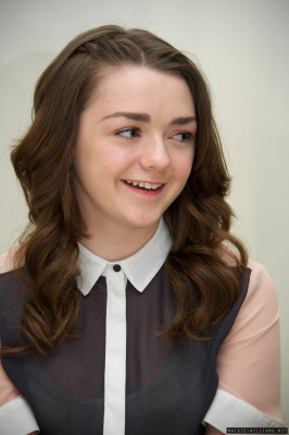 Maisie Williams pic #710767