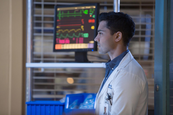Manish Dayal pic #1204150