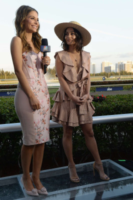 Maria Menounos pic #905575