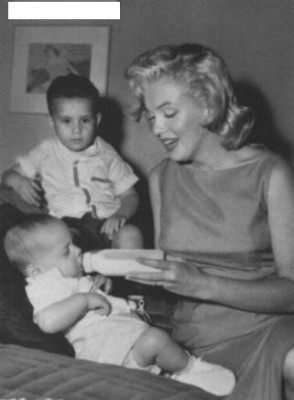 Marilyn Monroe pic #284374