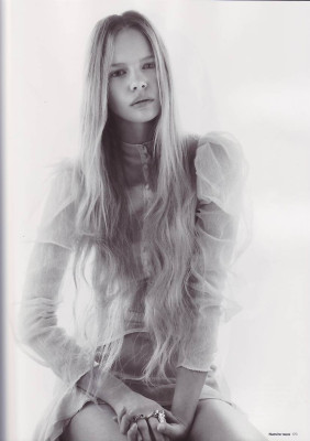 photo 7 in Marloes Horst gallery [id175318] 2009-08-05 00:00:00