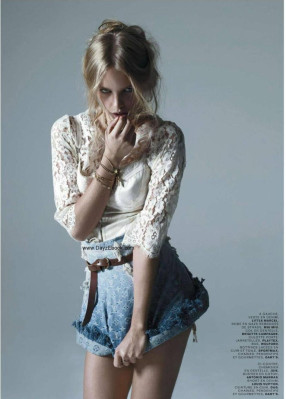 photo 8 in Marloes Horst gallery [id241009] 2010-03-09 00:00:00
