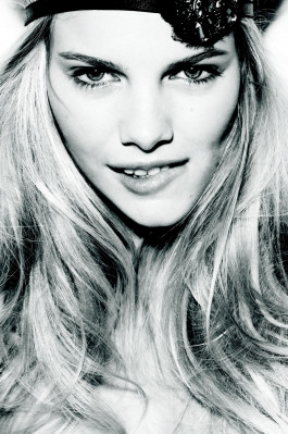 photo 11 in Marloes Horst gallery [id240799] 2010-03-09 00:00:00