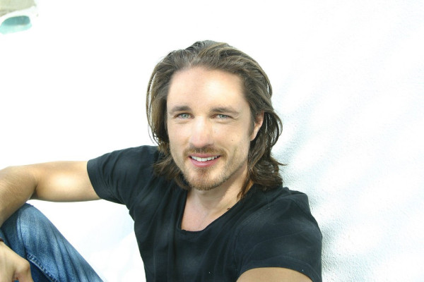 photo 8 in Martin Henderson gallery [id208450] 2009-12-01 00:00:00