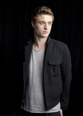 Max Irons pic #673767