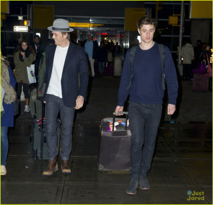 Max Irons pic #675074