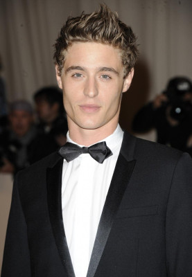 Max Irons pic #673378