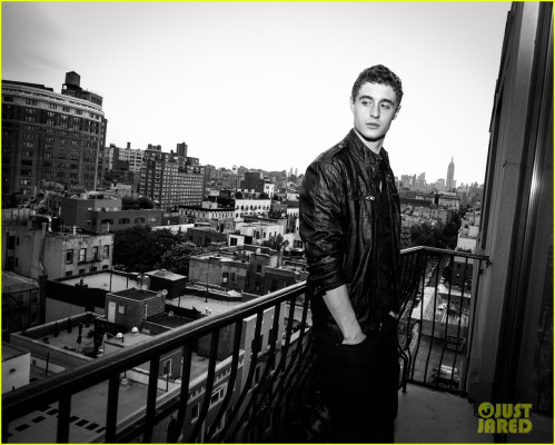 Max Irons pic #683383