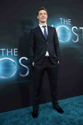 Max Irons pic #675037
