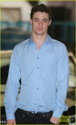 Max Irons pic #679909