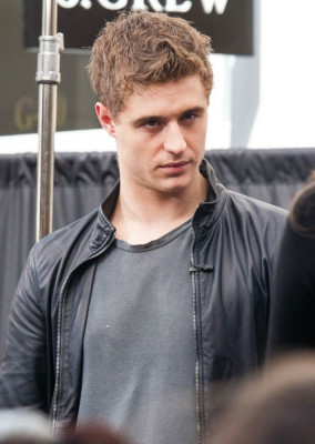 Max Irons pic #675084