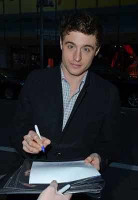 Max Irons pic #675556