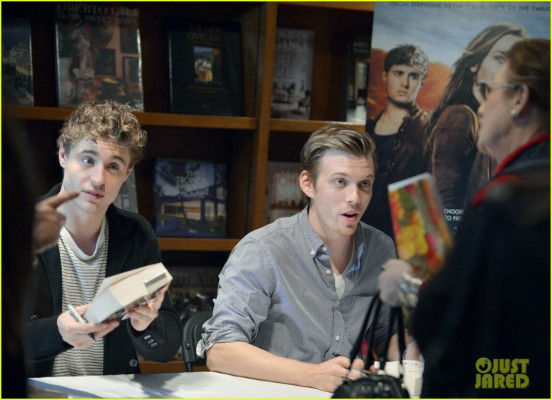 Max Irons pic #675076