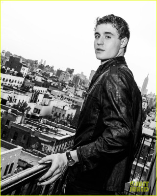 Max Irons pic #683377