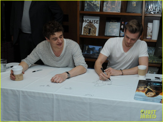 Max Irons pic #673267