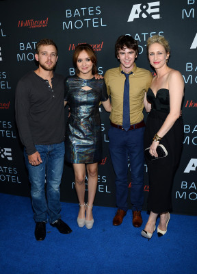 photo 25 in Max Thieriot gallery [id1276285] 2021-10-21 00:00:00