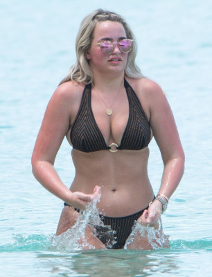 Megan Davison pic #1038752