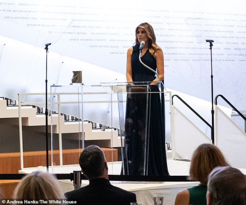 photo 7 in Melania Trump gallery [id1195802] 2019-12-24 00:00:00