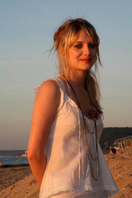 Melanie Laurent pic #520172