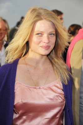 Melanie Thierry pic #388570