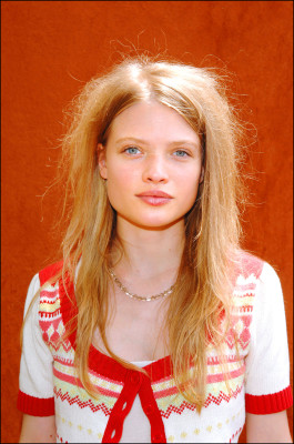 Melanie Thierry pic #385336