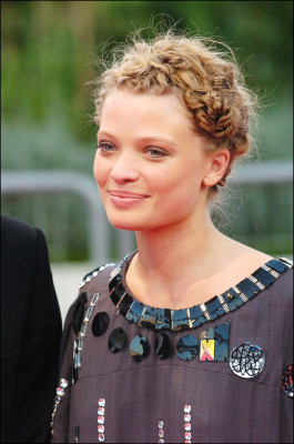 Melanie Thierry pic #381173