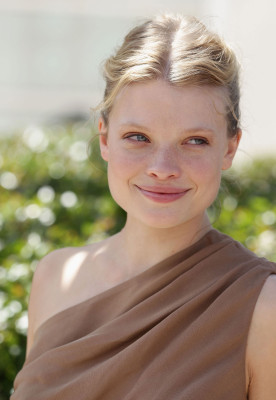 Melanie Thierry pic #397925