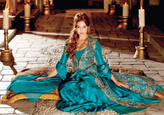 photo 5 in Meryem Uzerli gallery [id598578] 2013-04-28 00:00:00
