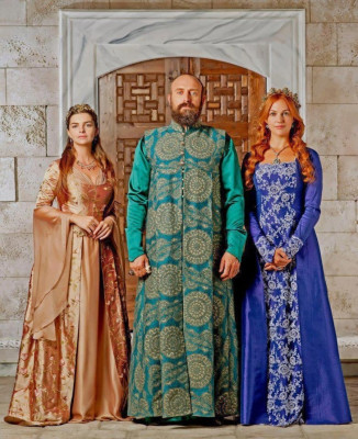 Meryem Uzerli pic #630597