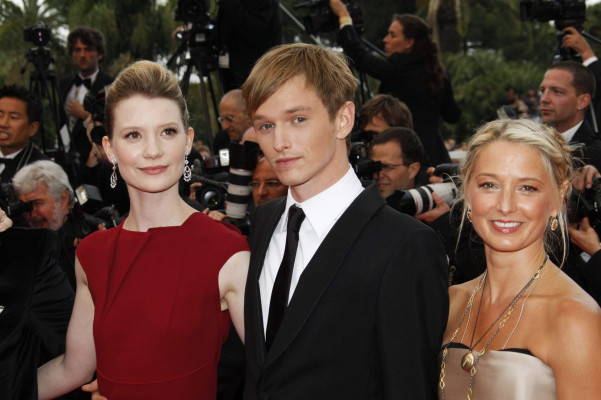 photo 8 in Mia Wasikowska gallery [id442864] 2012-02-10 00:00:00