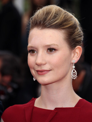 photo 6 in Mia Wasikowska gallery [id442866] 2012-02-10 00:00:00