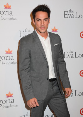 Michael Trevino pic #535594