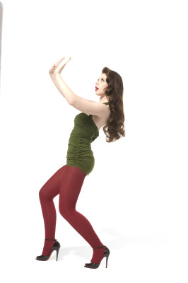 photo 3 in Michelle Trachtenberg gallery [id308315] 2010-11-23 00:00:00