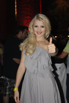 Mika Newton pic #378558