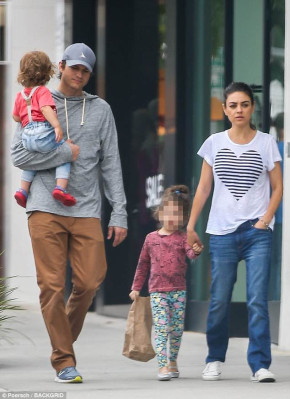 Mila Kunis pic #1044875
