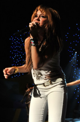 photo 17 in Miley Cyrus gallery [id181207] 2009-09-18 00:00:00