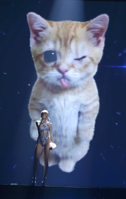 Miley Cyrus pic #650047