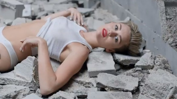 Miley Cyrus pic #1209938